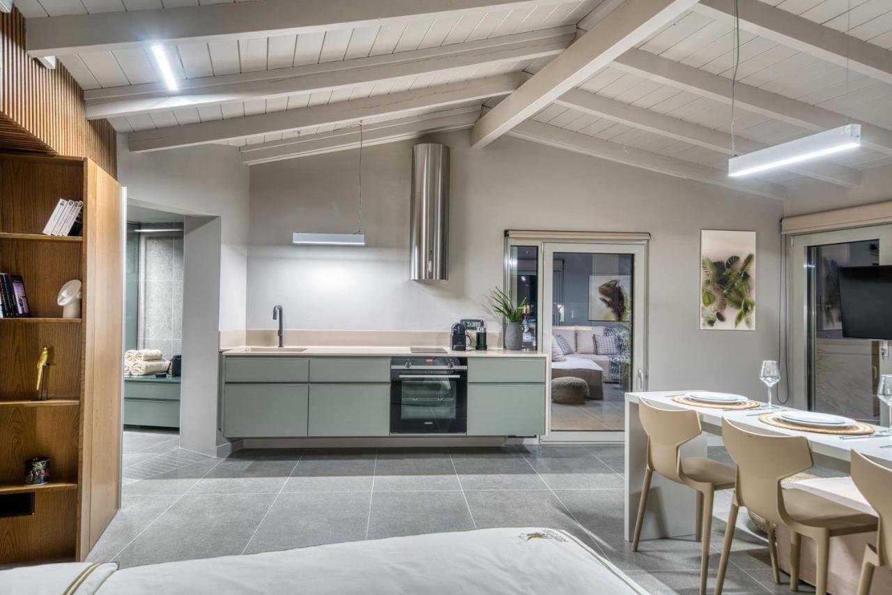 Chameleon Premium Loft Apartment Nafplio Bagian luar foto